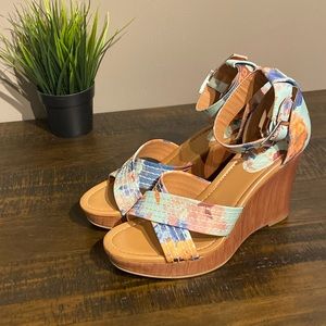 Style & Co Floral Wedges Size 9